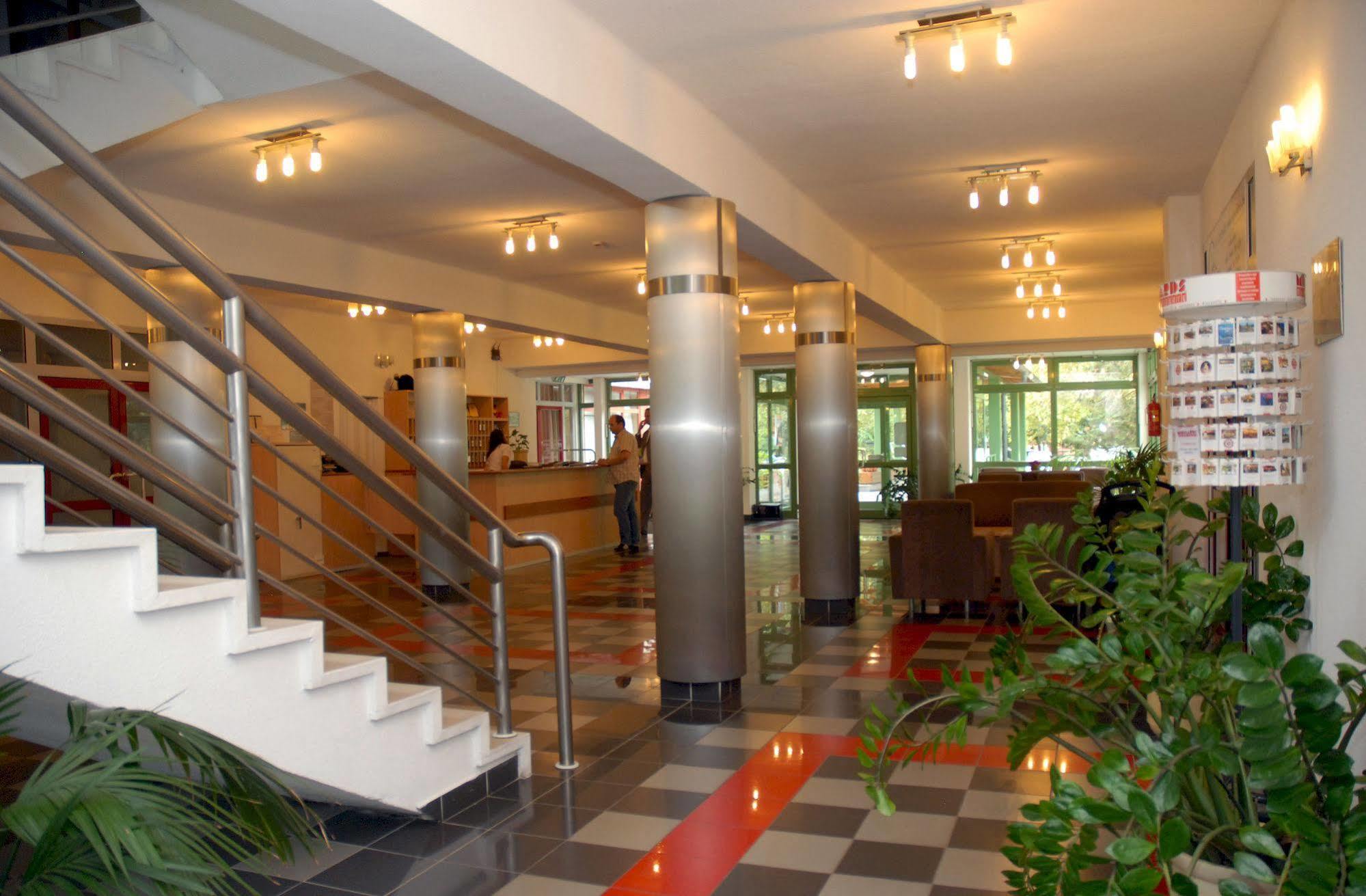 Sport Hotel Debrecen Extérieur photo