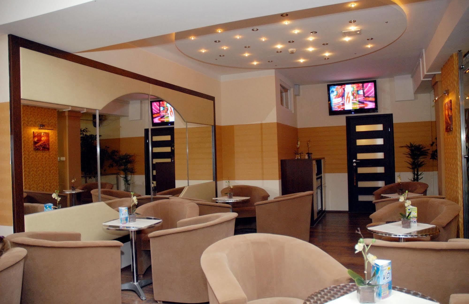 Sport Hotel Debrecen Extérieur photo